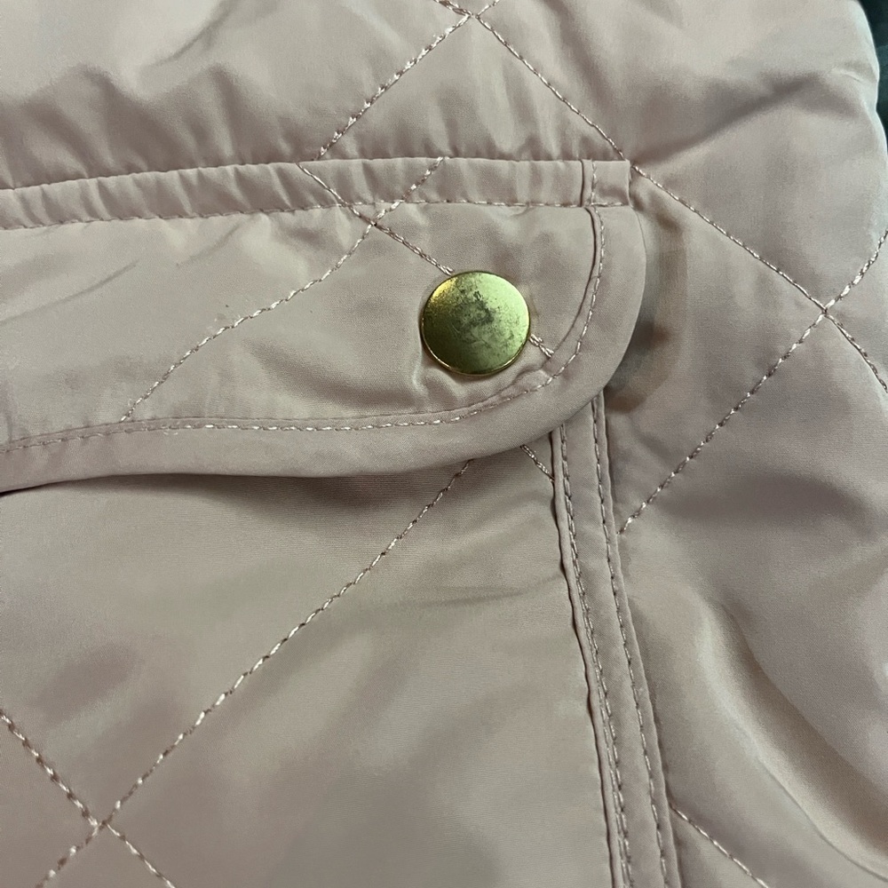 Love Tree Reversible Quilted Vest
Blush Pink/Sherpa/ Rose Gold zipper - Picture 4 of 12